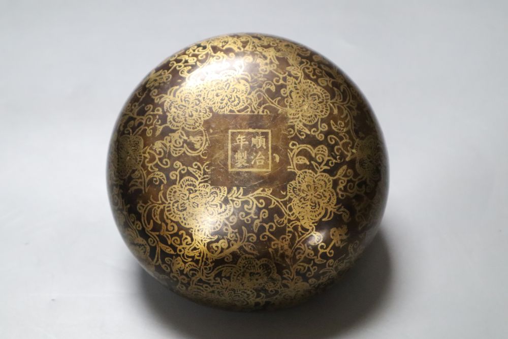 A Chinese gilt decorated canister, height 9.5cm